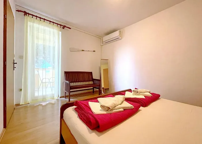 Apartment In Mit Eigener Terrasse By Interhome Baska (Krk)