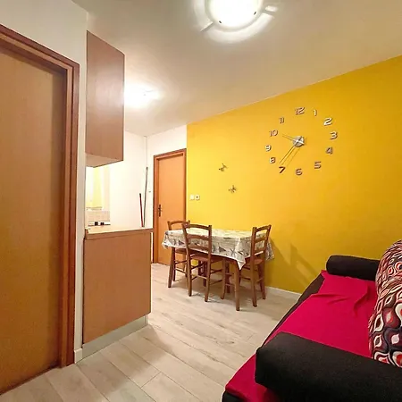 Apartmán In Mit Eigener Terrasse By Interhome Baška