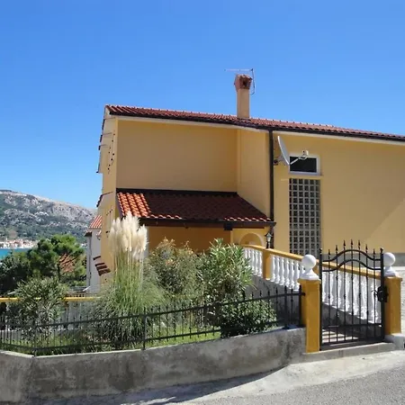 In Mit Eigener Terrasse By Interhome Appartement Baška