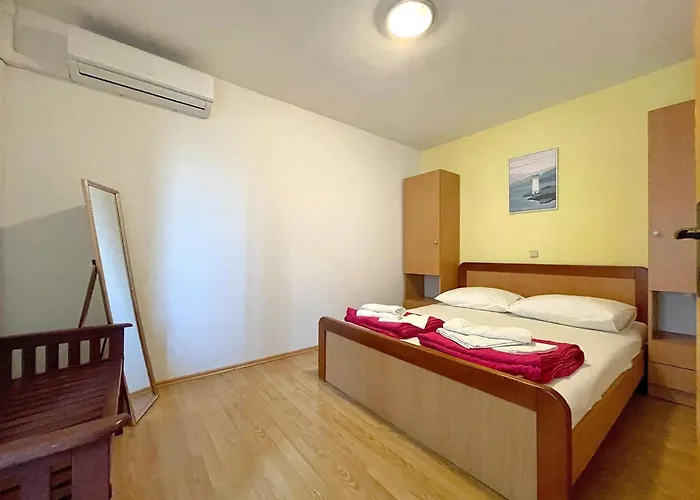 In Mit Eigener Terrasse By Interhome Lägenhet *