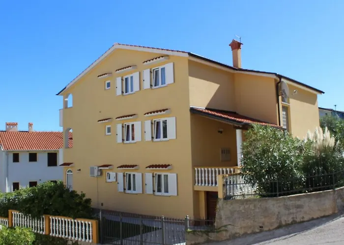 In Mit Eigener Terrasse By Interhome Apartmán *