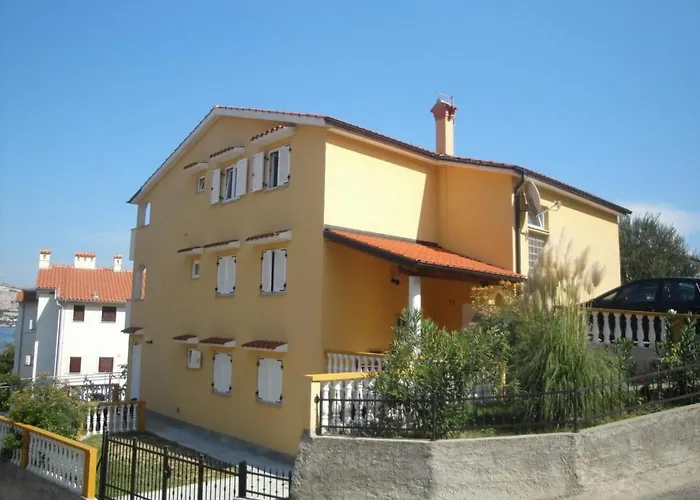 Lägenhet In Mit Eigener Terrasse By Interhome *